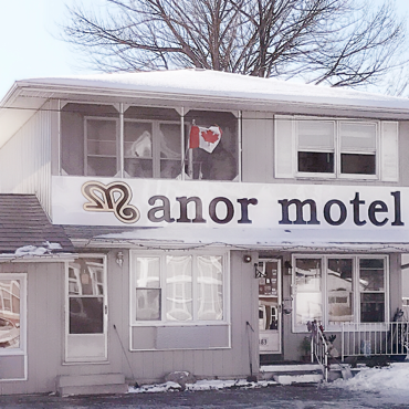 Manor Motel - Logo