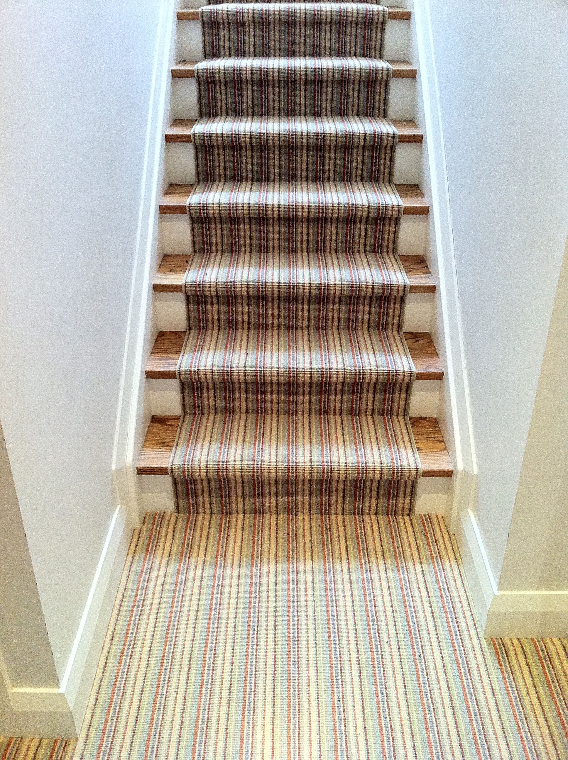 Maple Star Flooring - Logo