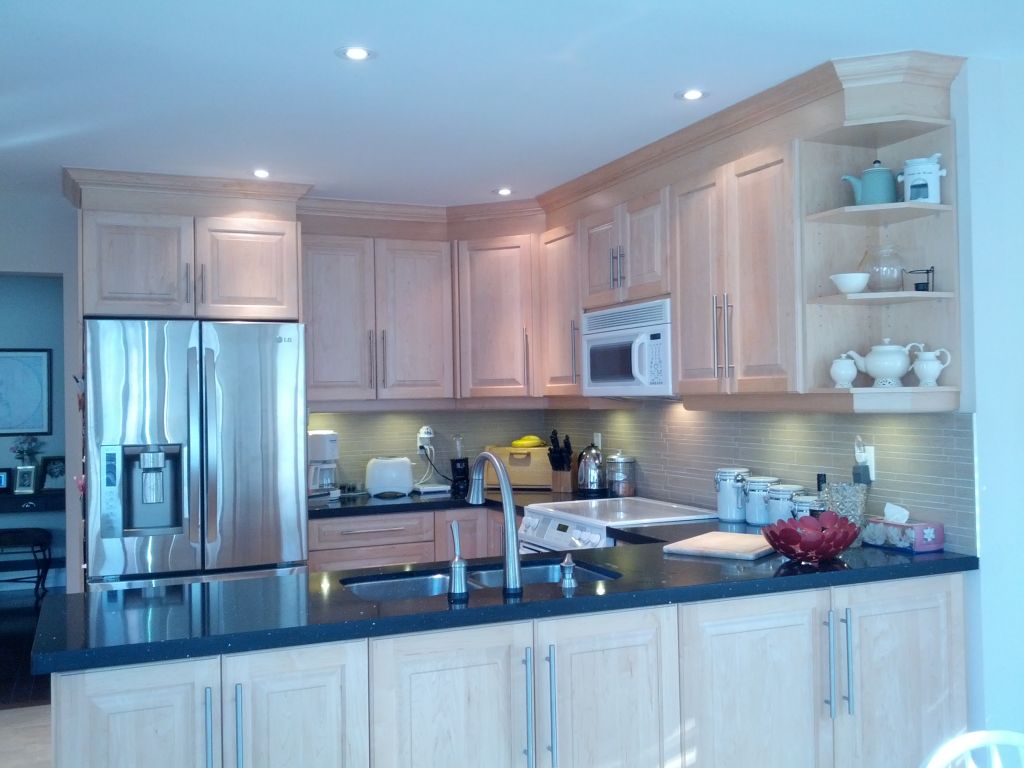 Maplewood Kitchens and Cabinet Refacing - Logo