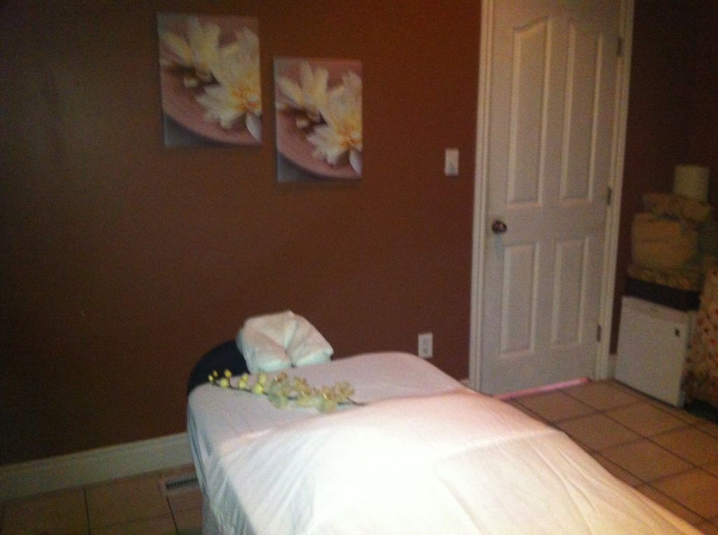 Mary Ann Pineda: Registered Massage Therapist - Cover photo