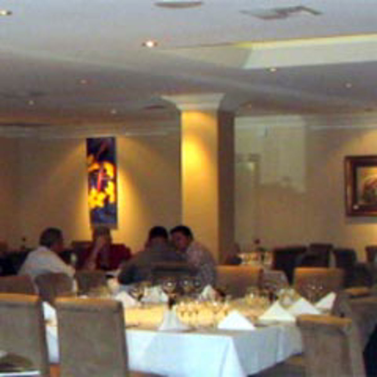Maurizio Restaurant - Logo