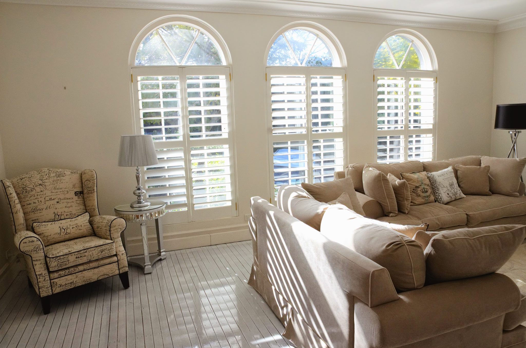 Max-E Blinds and Shutters - Logo