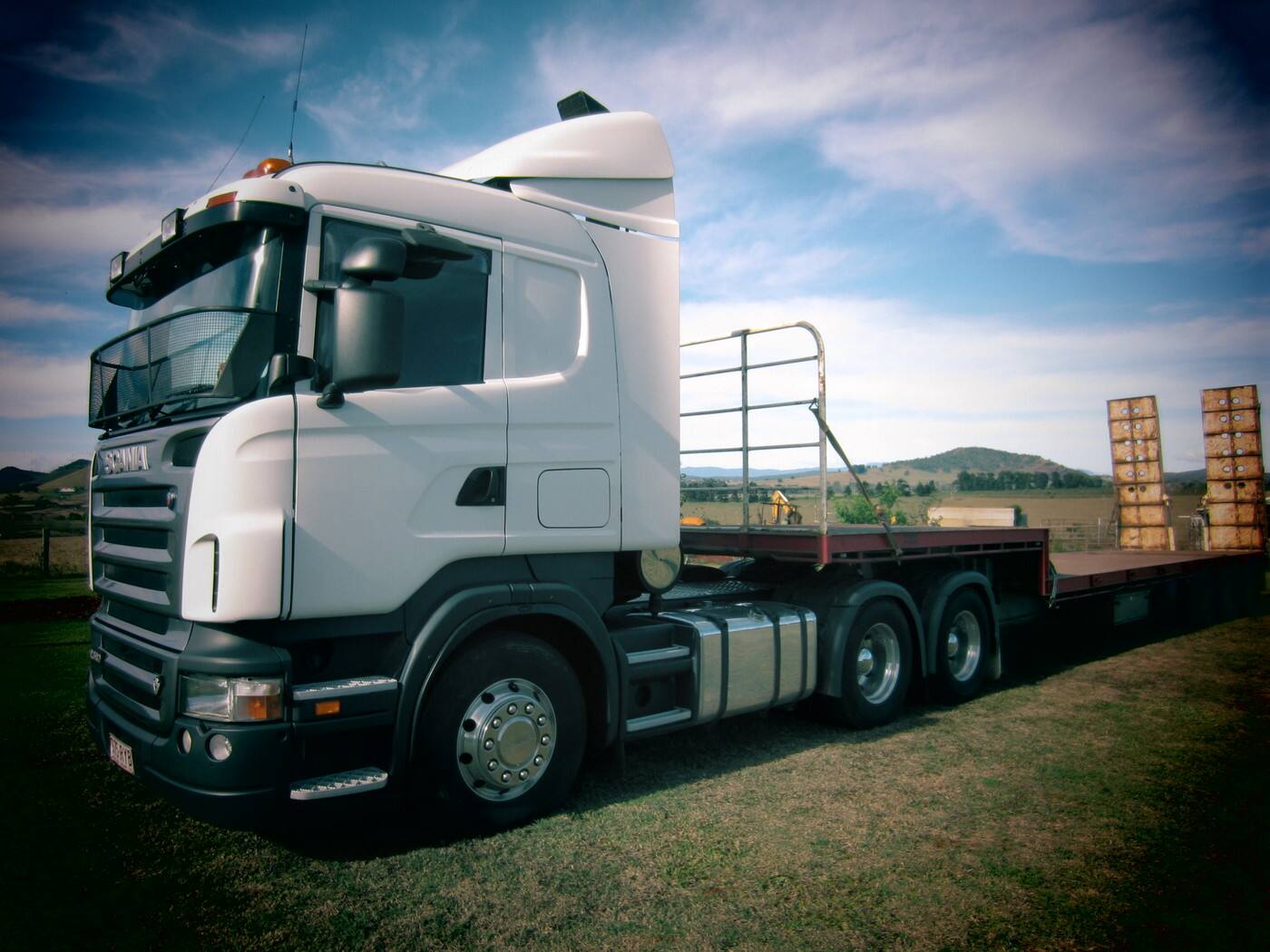 Mazzer Contracting - Logo
