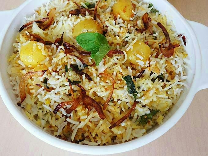 MB BIRIYANI - Logo