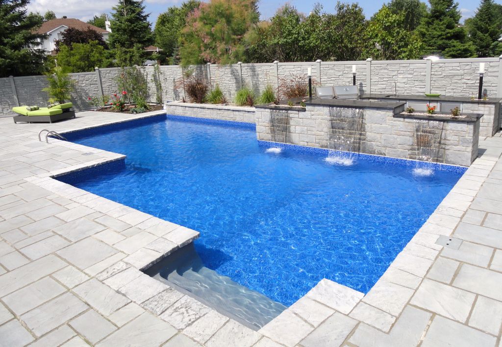 MCI Pools Inc - Logo