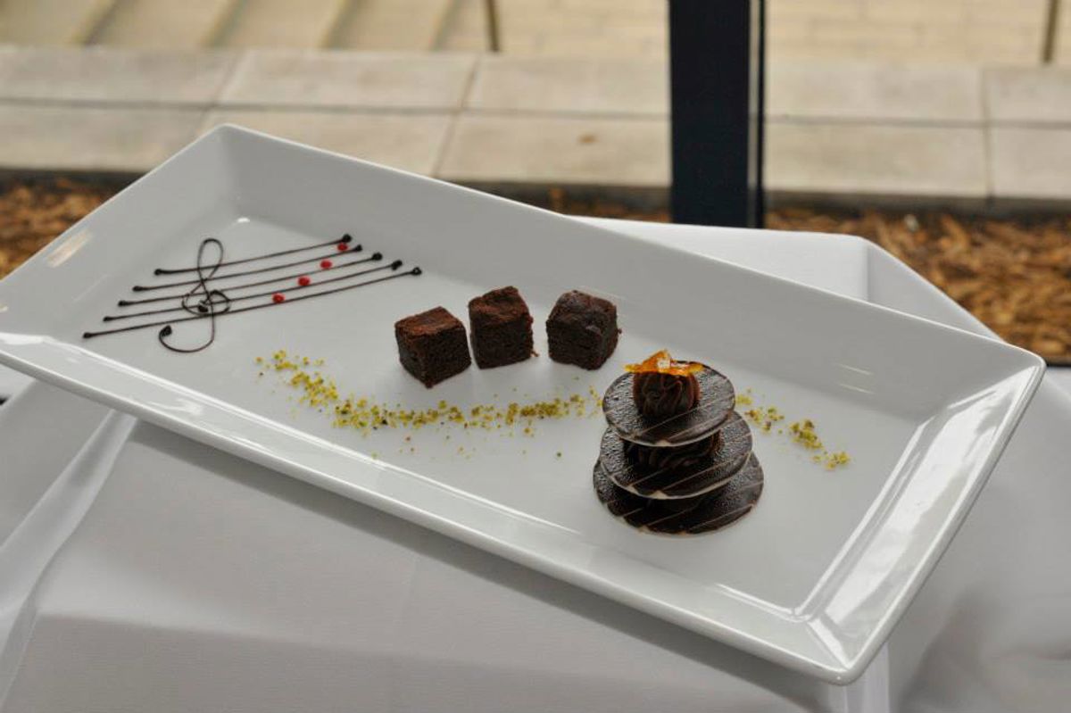 McNevin's Gunyah Restaurant - Logo
