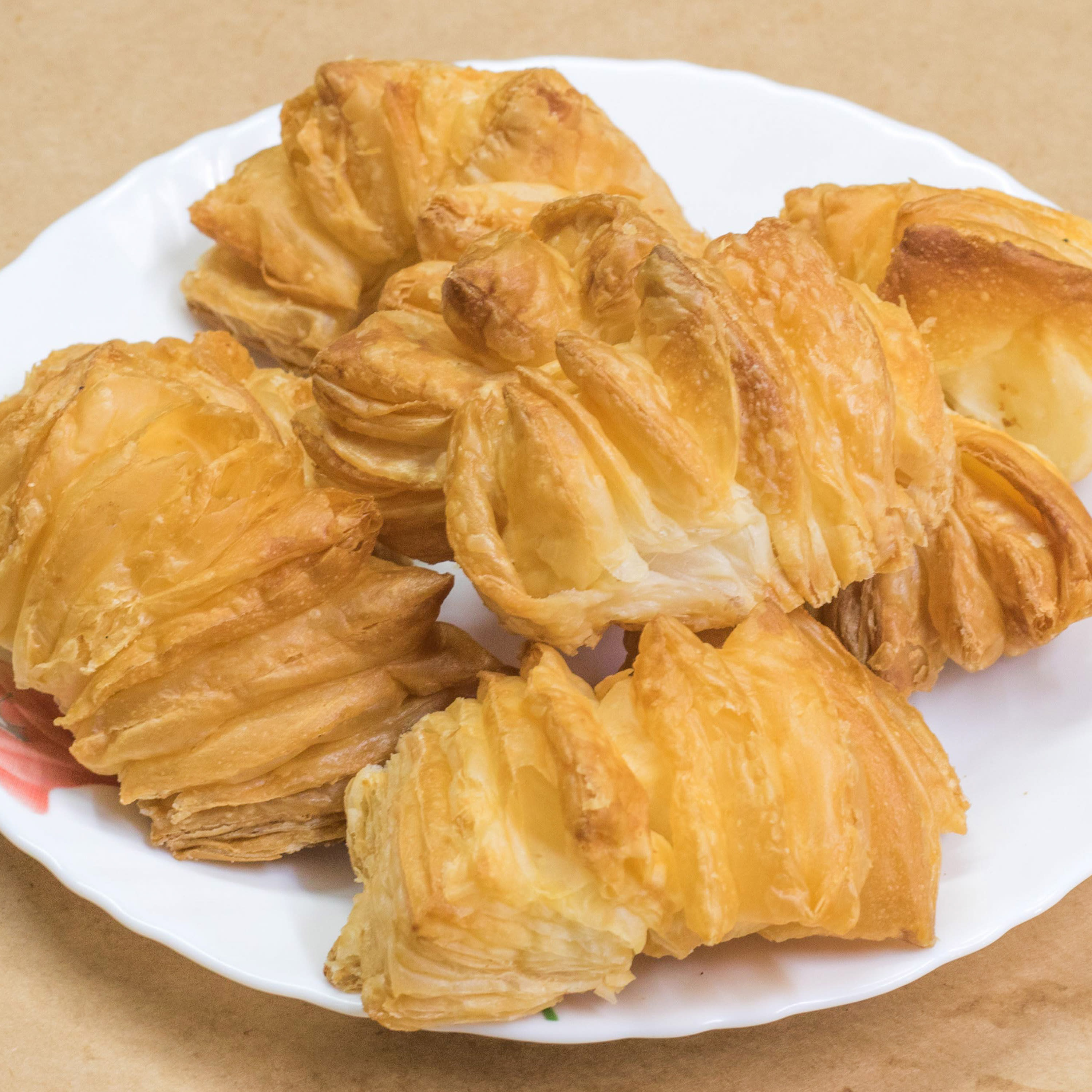 Meena Bakery - Logo