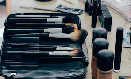 Meena Beauty Parlour - Logo