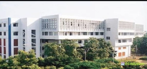 Meenakshi College for Women - Logo