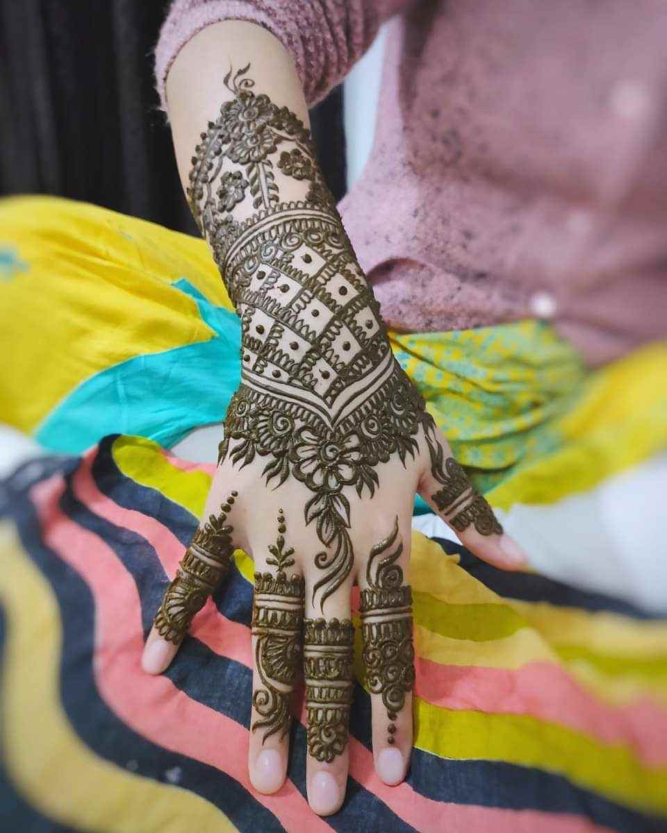 Mehendi Artist Mousumi - Cover photo