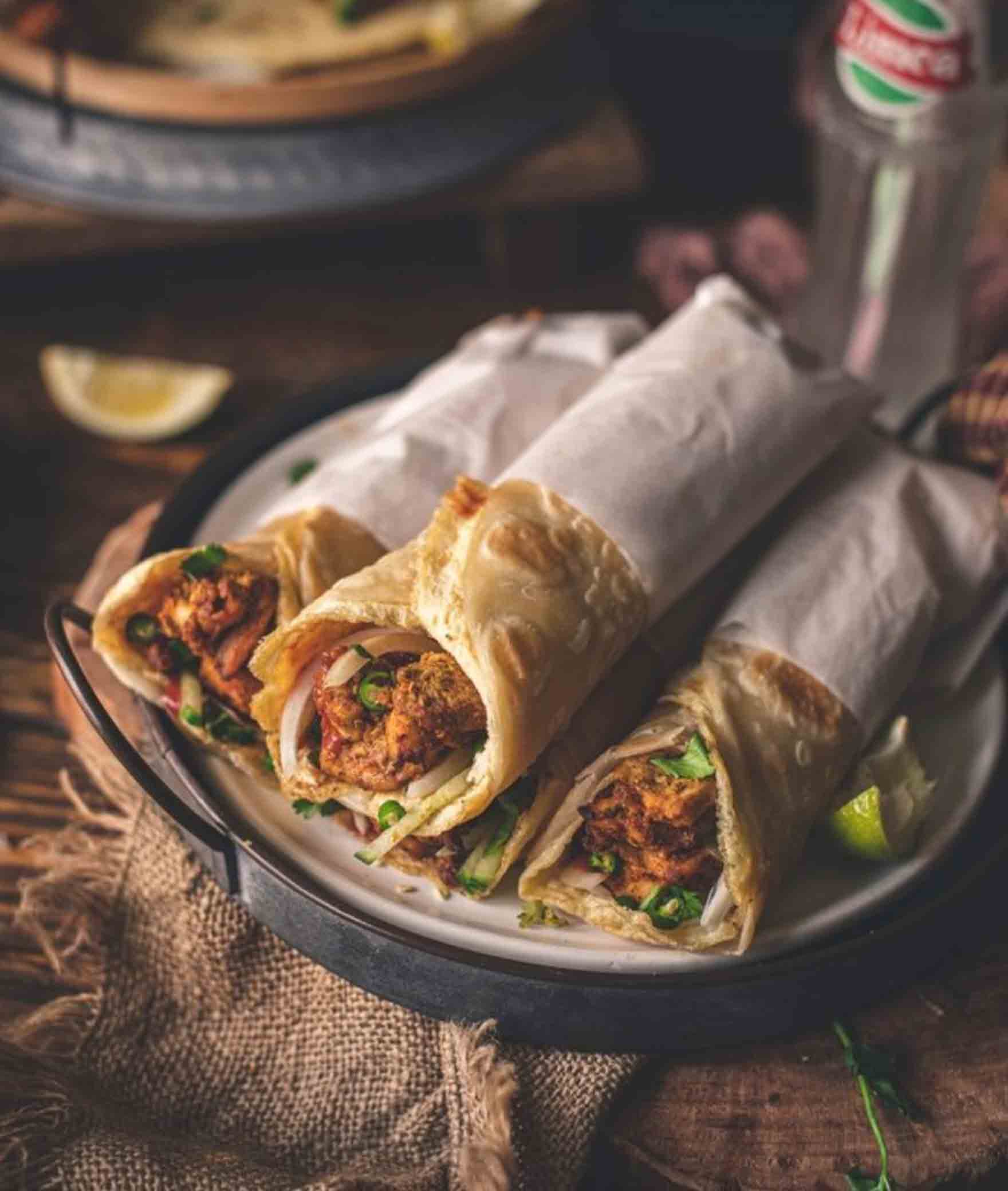 Mehfil-E-Rolls - Logo