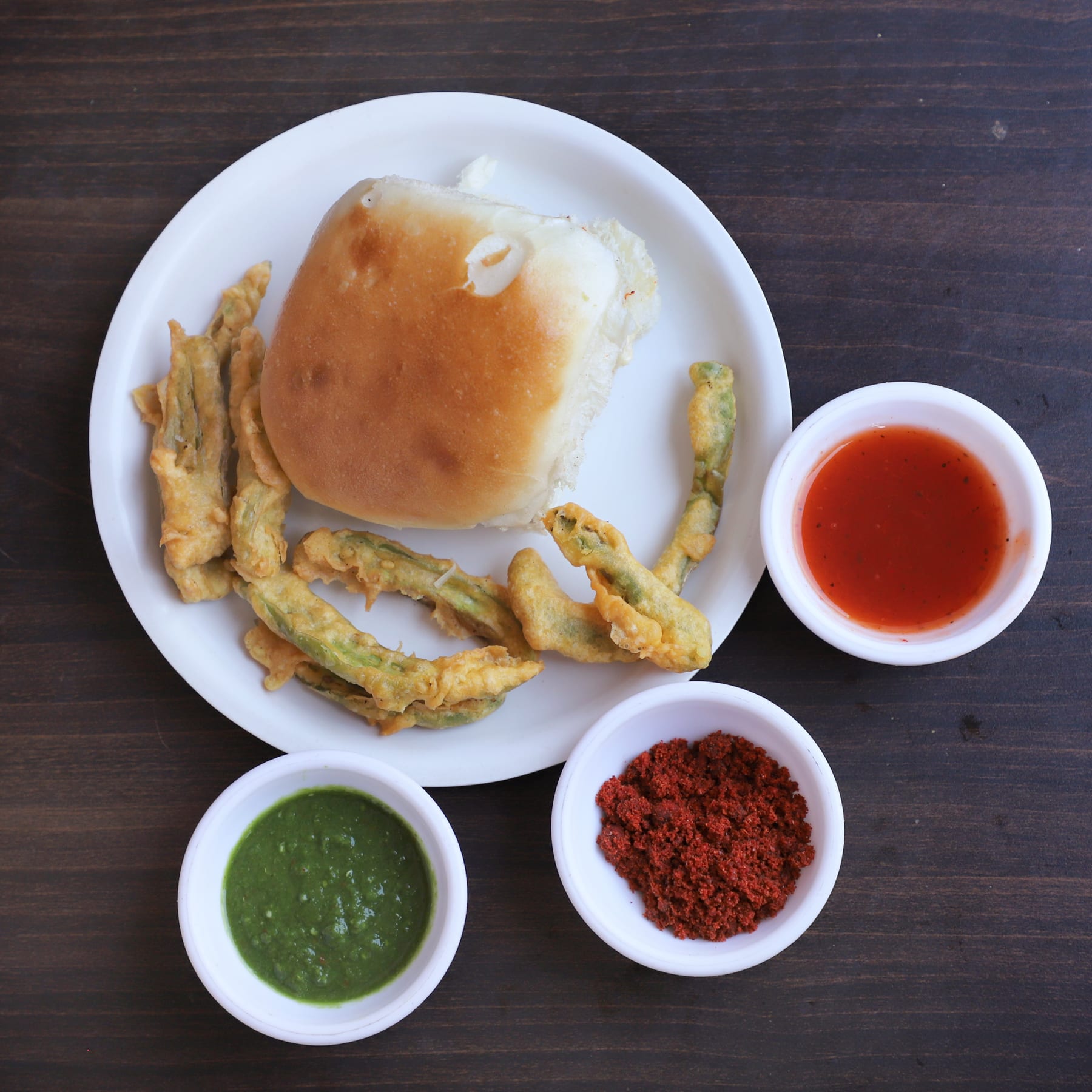 Mehul Vada Pav - Logo