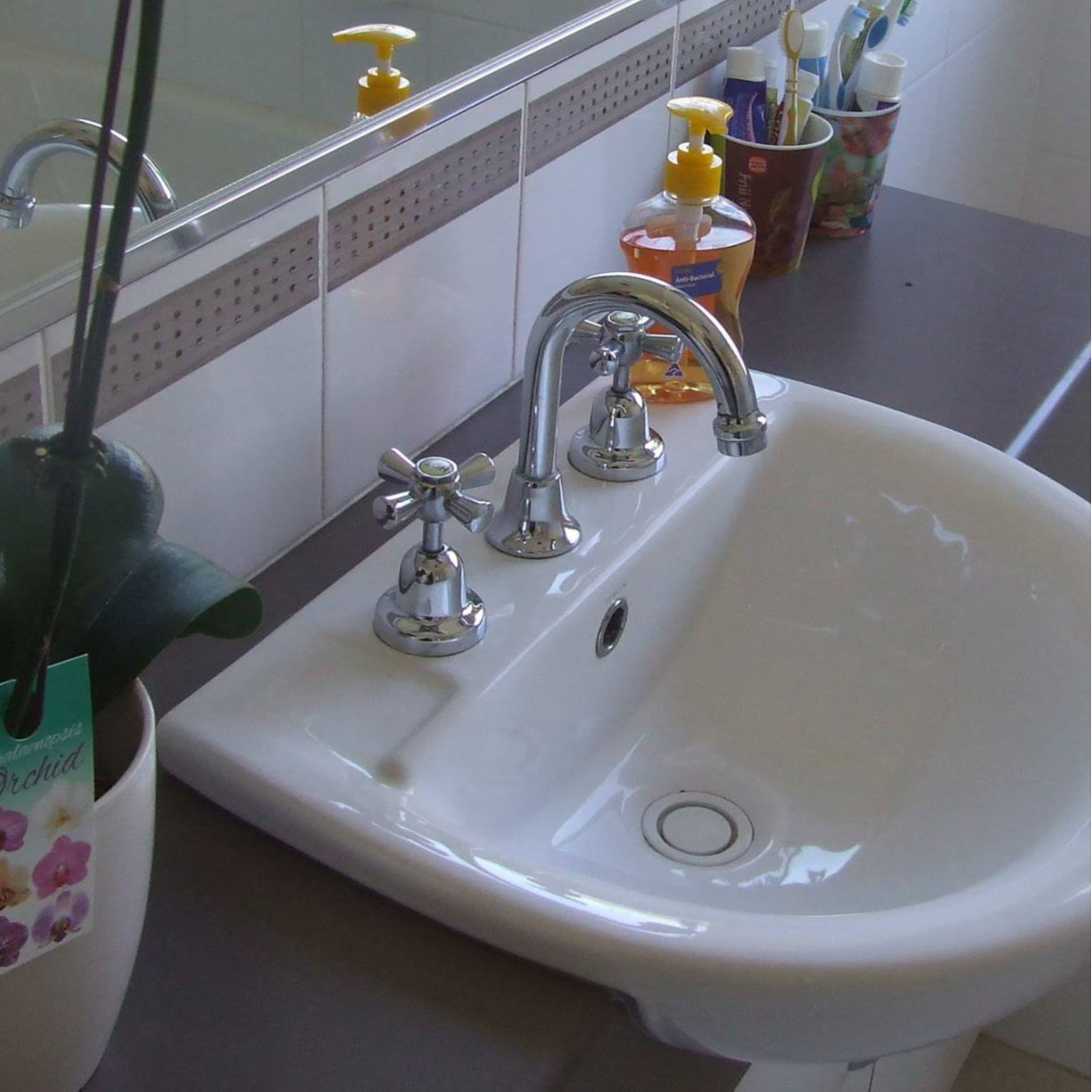 Merrin's Cleaning Ballarat - Logo