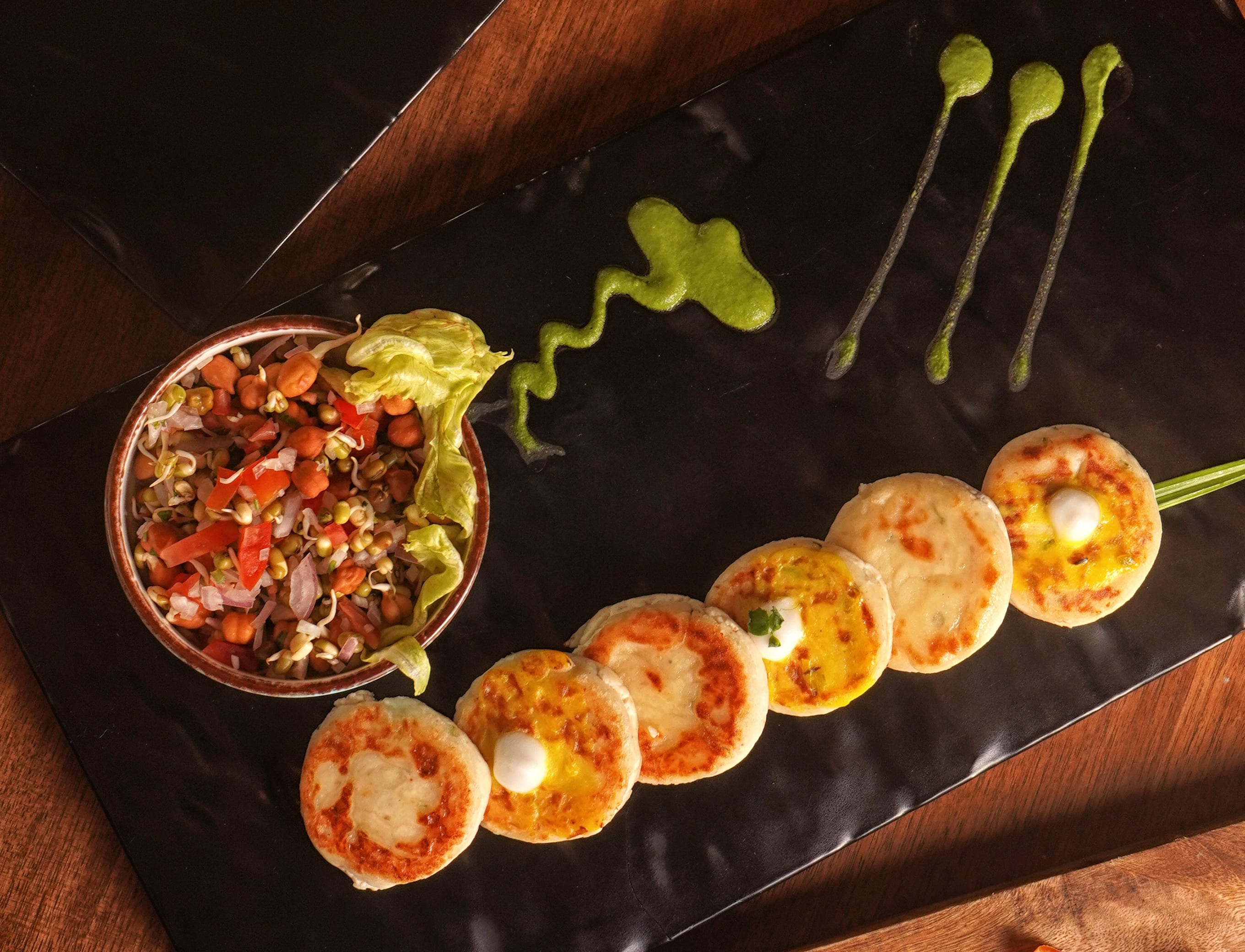 Meshi's Vegetarian - Logo