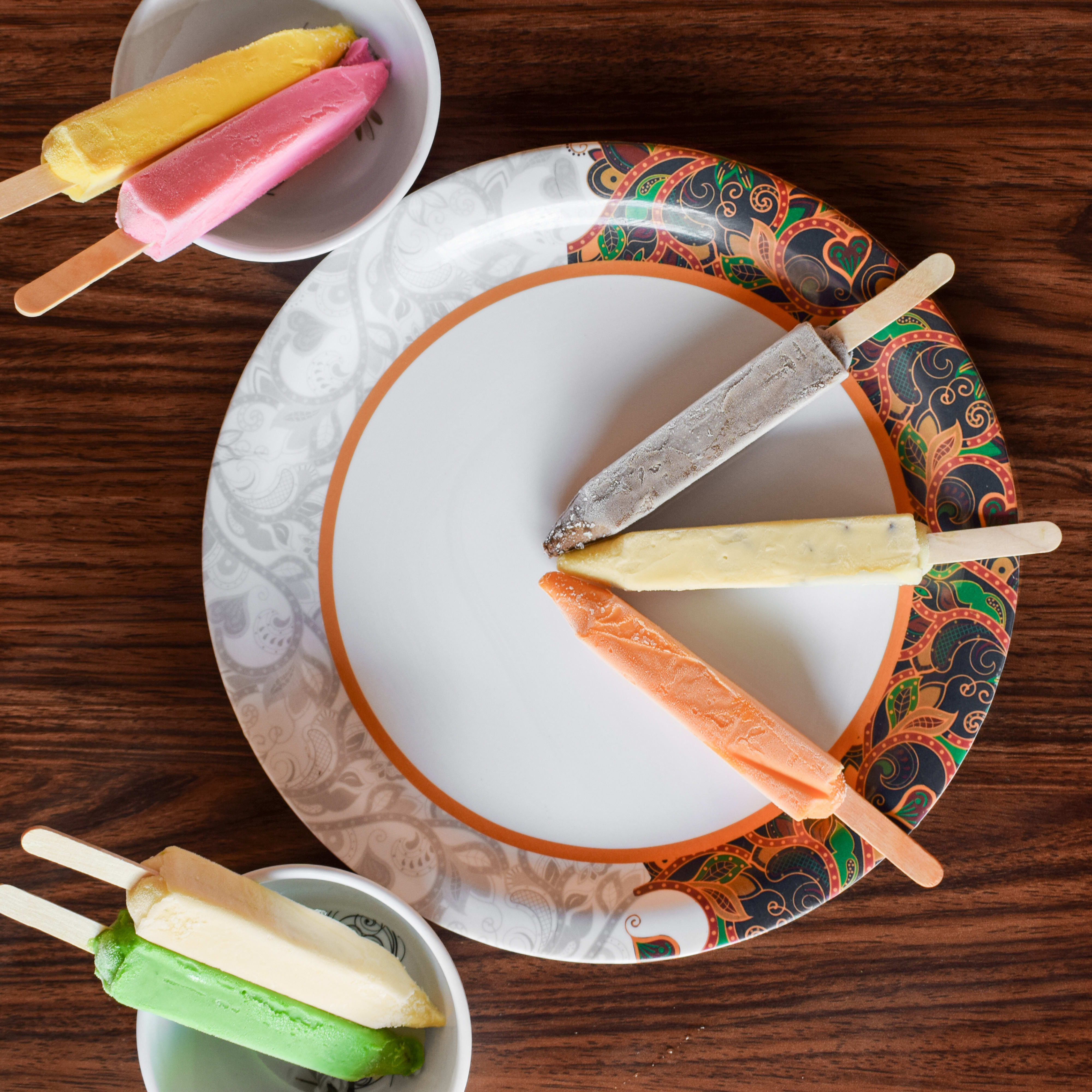 Methaas Kulfi - Logo