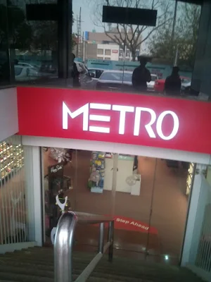 Metro Shoes - Logo