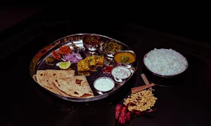 Mh 10 Maharashtrian Cuisine - Logo