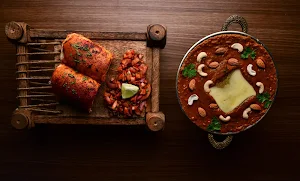 MH 12 Pav Bhaji - Logo
