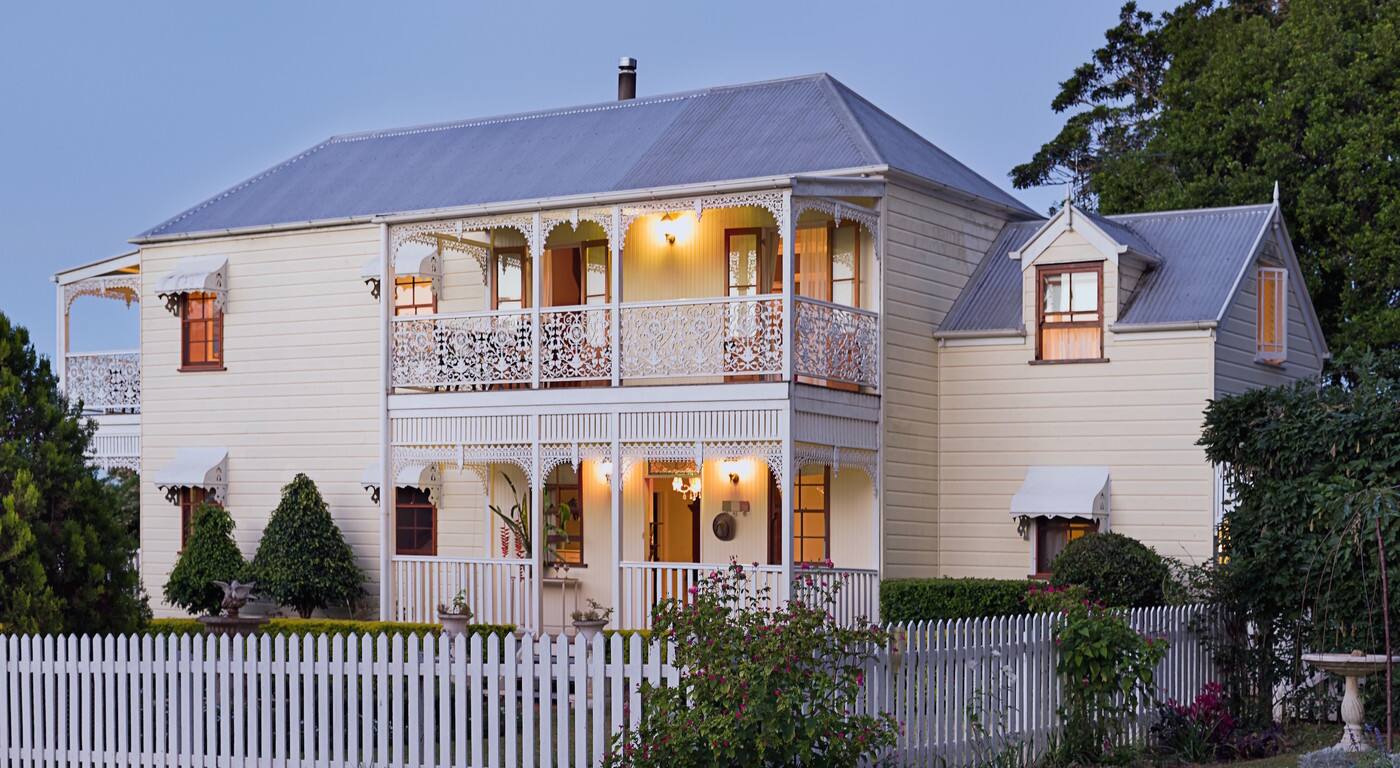 Middleton House Maleny - Logo