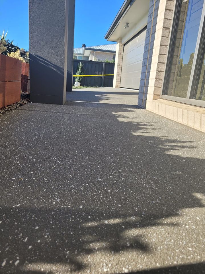 Mid North Coast Spray Pave - Logo