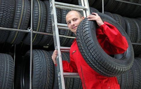 Millard Tyre Centre - Logo