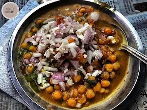 Mitthu Tikki Wala - Logo