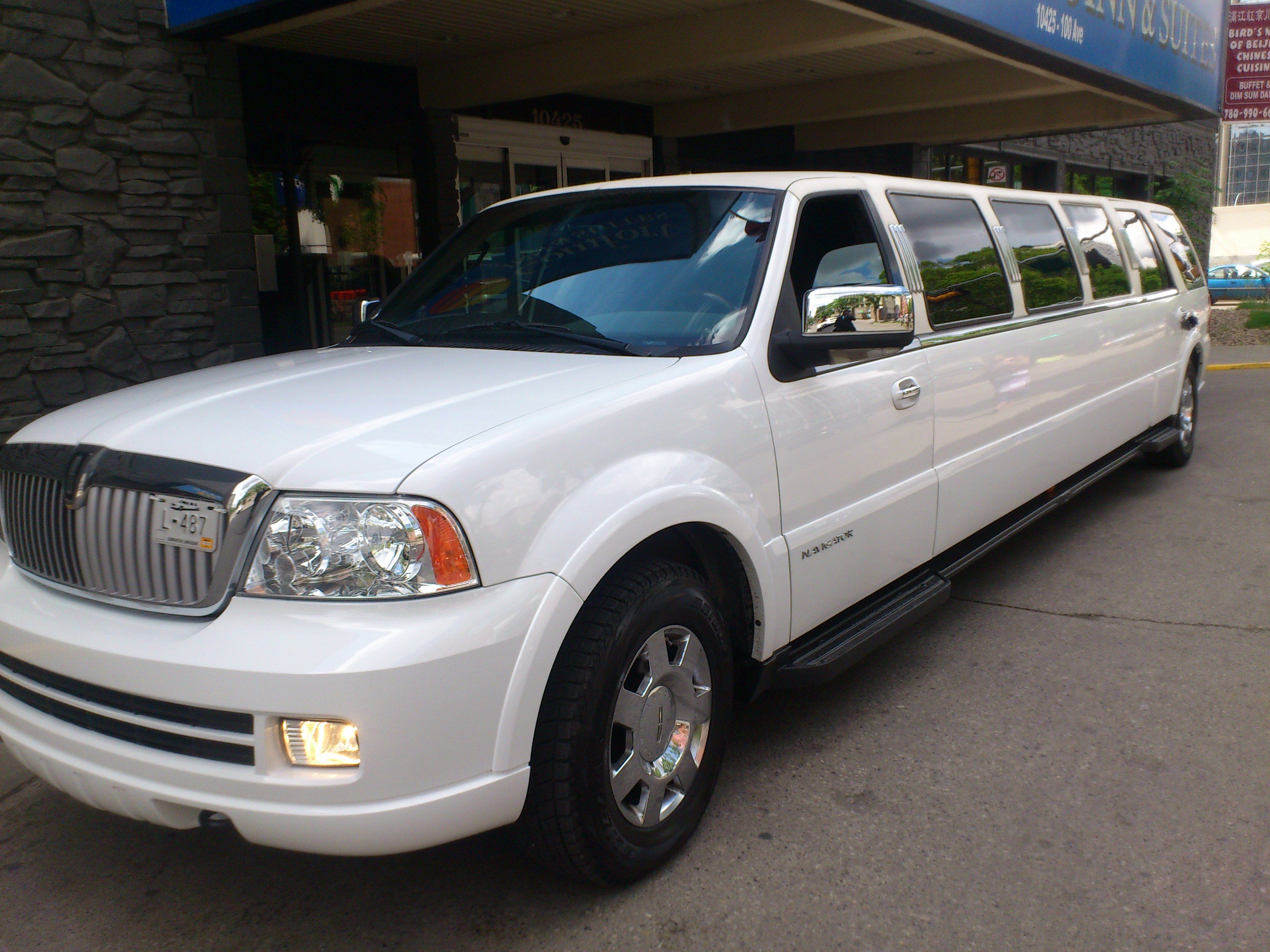 MJ Limousines - Logo