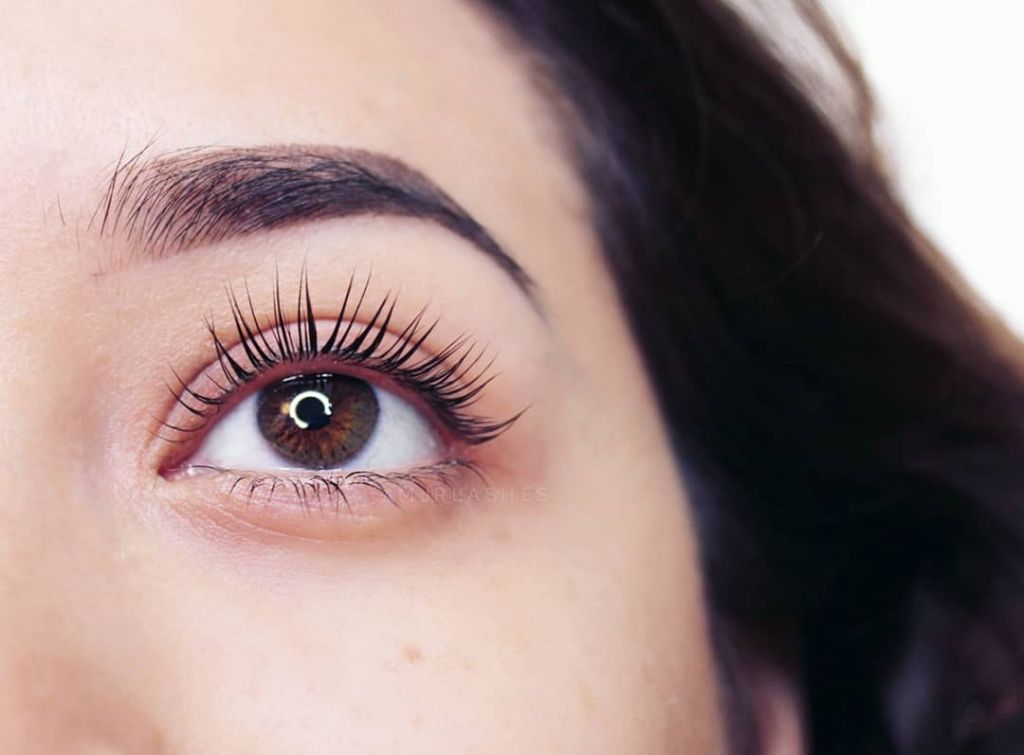 MJR lashes - Logo
