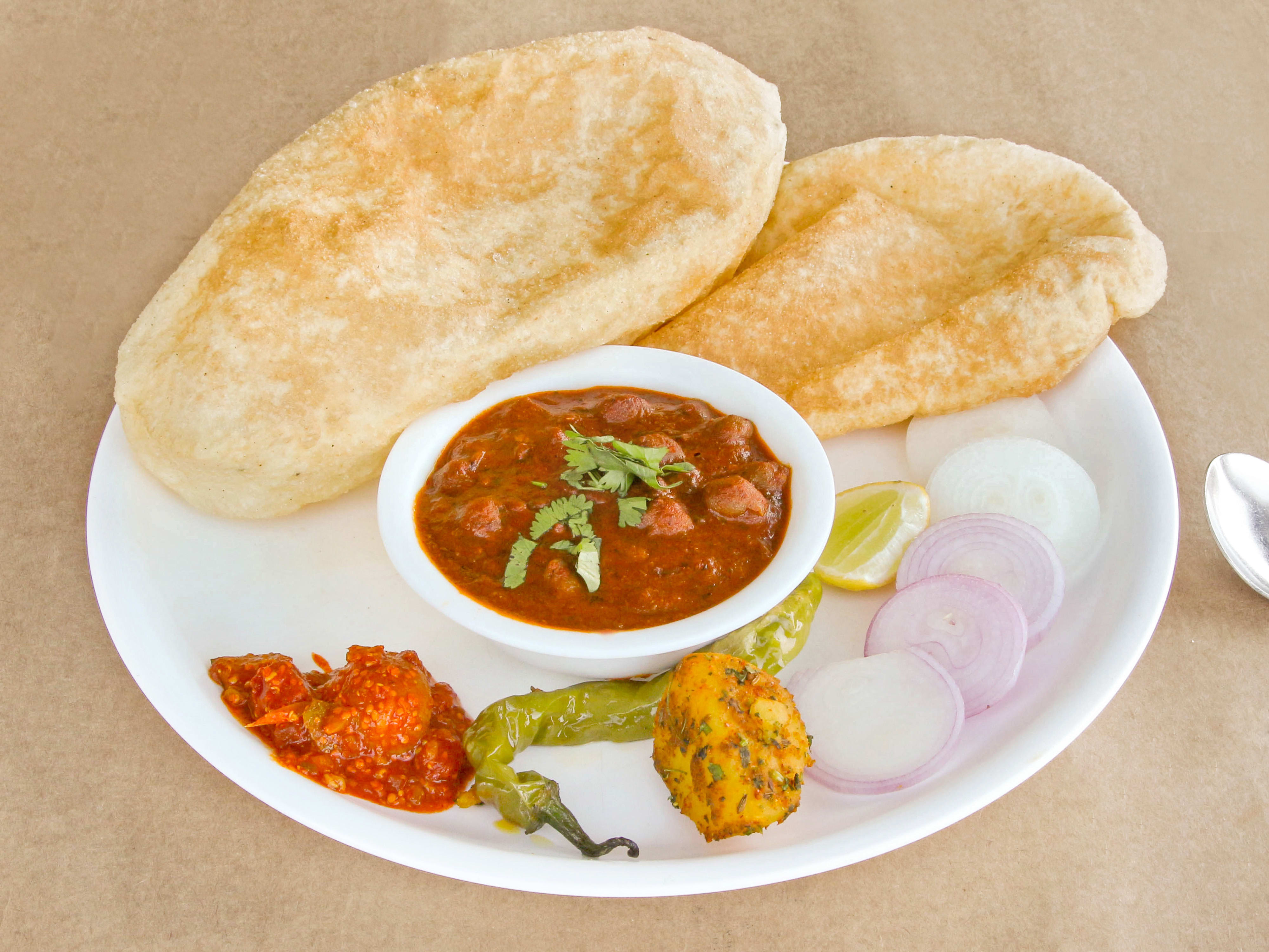 MK De Mashoor Chole Bhature - Logo