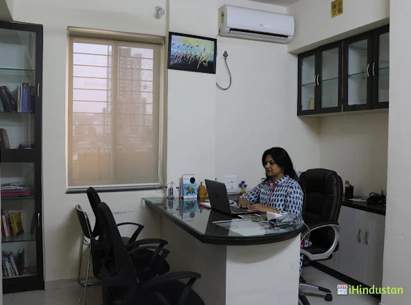 MNAS CLINIC - Dr. Roshita Khare - Logo