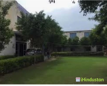 Modern International College Of Education - Logo