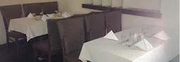 Moets Chinese Room - Cover photo