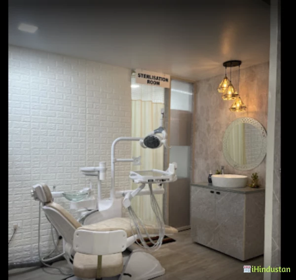 Moksh Dental Clinic - Logo