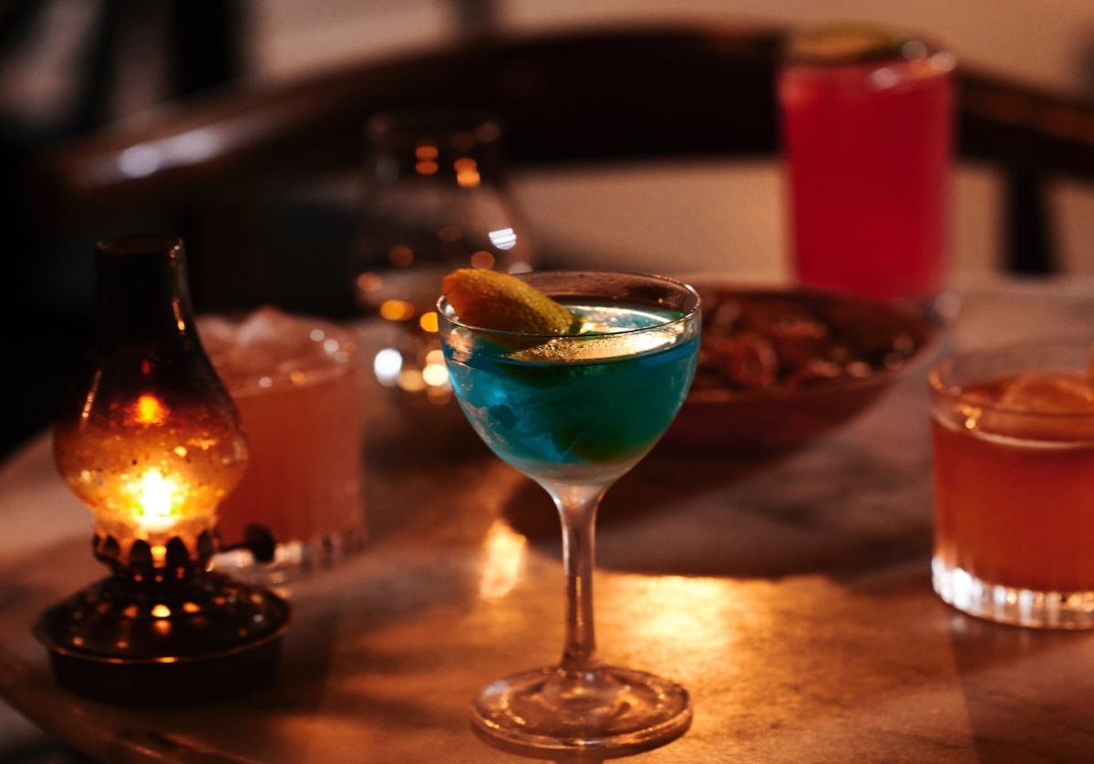 Molly Bar - Logo