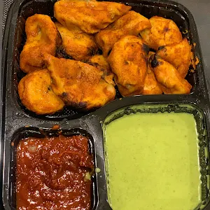 Momos Queen - Cover photo