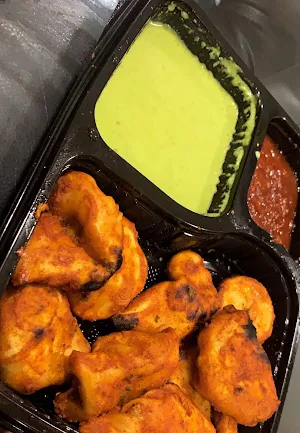 Momos Queen - Cover photo