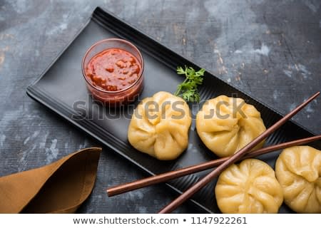 Momo Bites - Logo