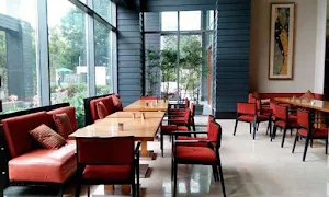 MoMo Cafe - Courtyard By Marriott - Cover photo