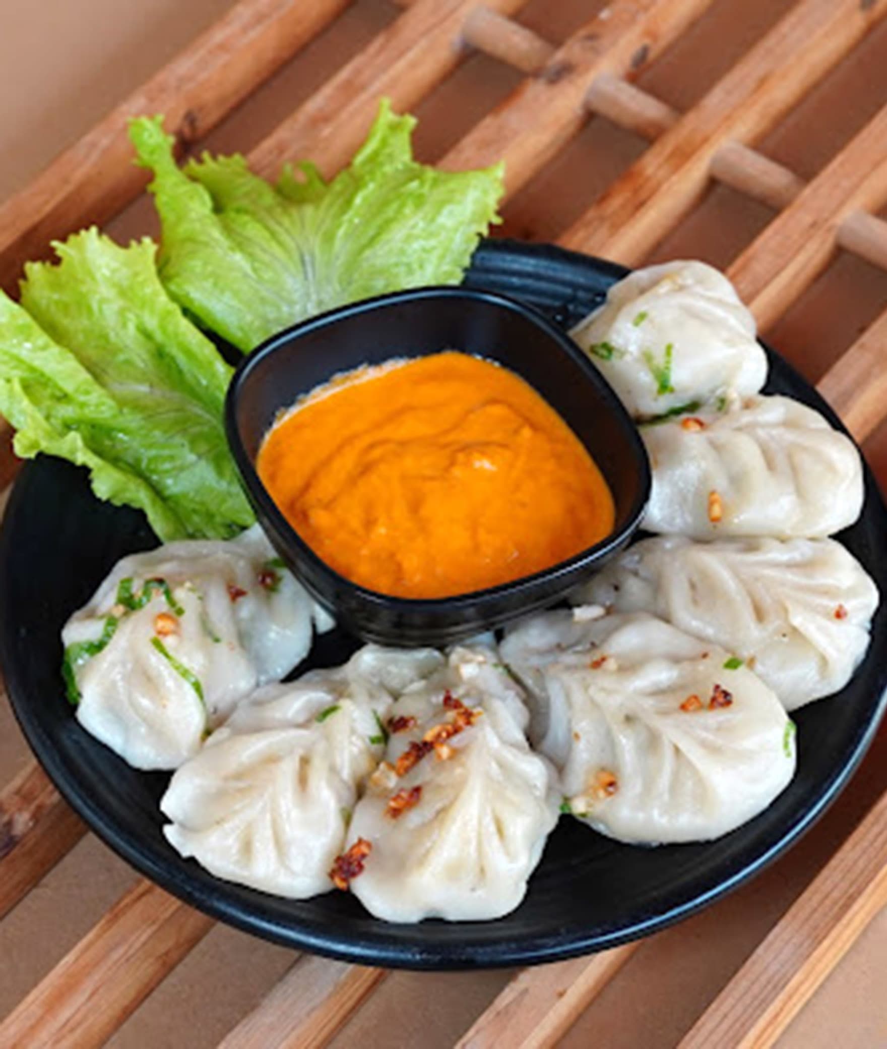MOMO EXPRESS - Logo