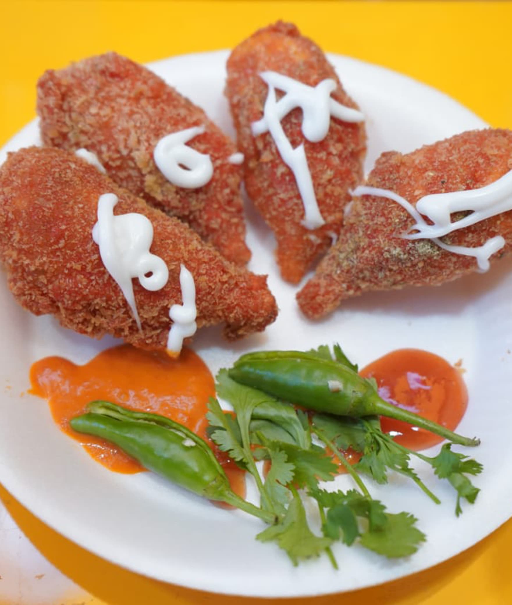 Momomia Love In Every Bite - Logo