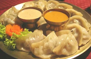 Momos Cart - Logo