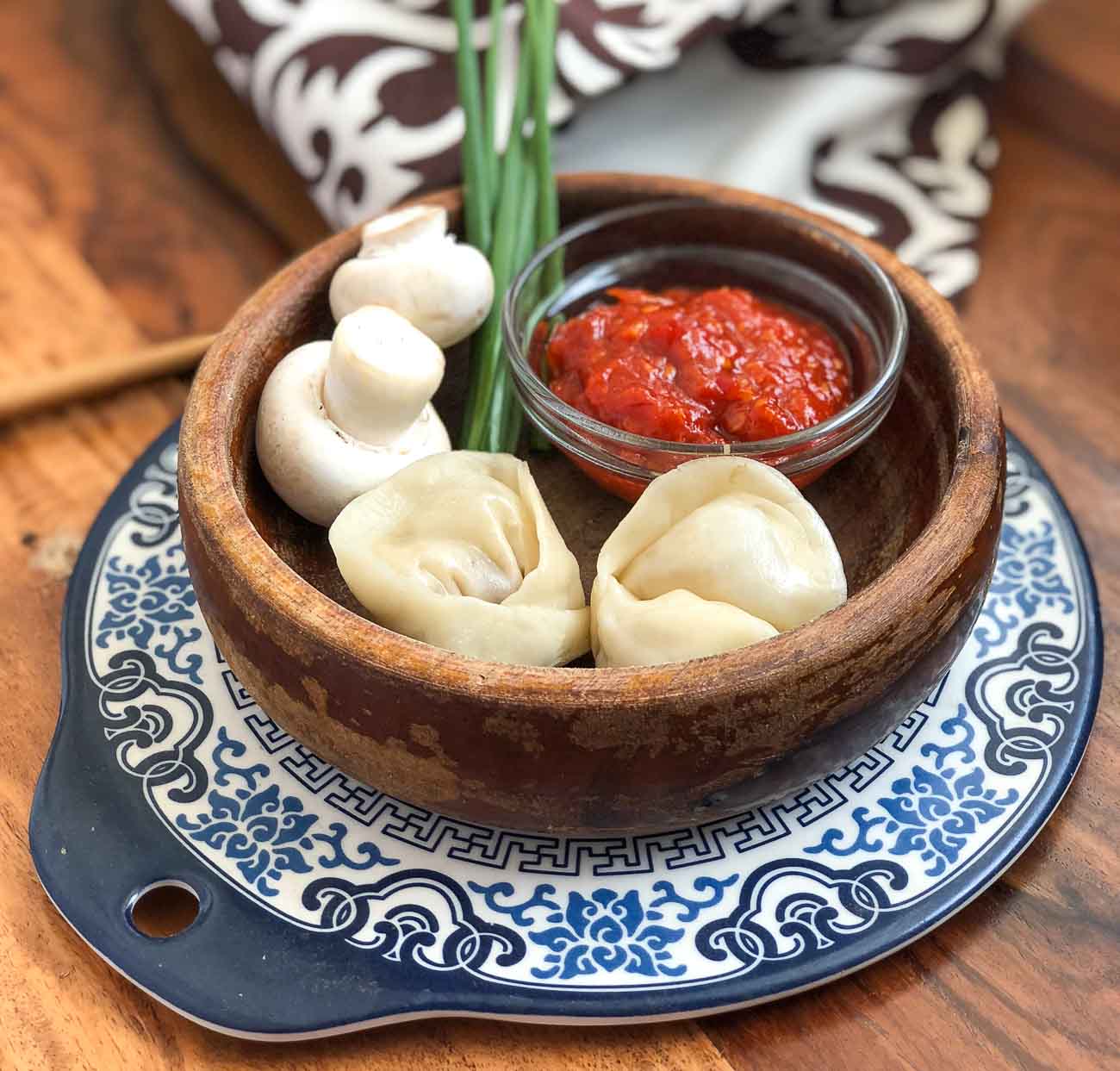MOMOS CHULL - Logo