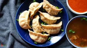 MOMOS FAN Fresh and Juicy - Logo