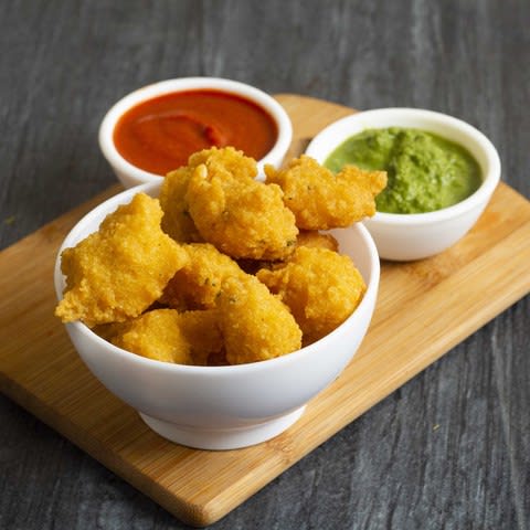 Moms Indian Snacks - Logo