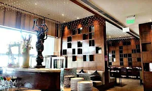 Monarch Restaurant - Holiday Inn Jaipur City Centre - Logo
