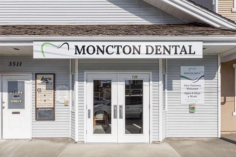 Moncton Dental - Logo