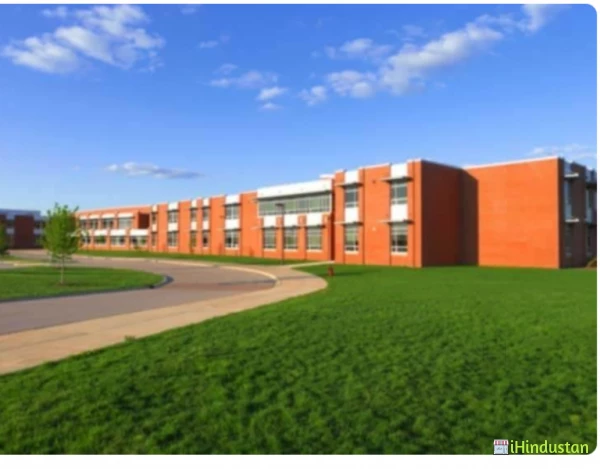 Montfort School - Logo