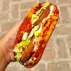 Moonmoon - Juicy Crustwiches - Logo