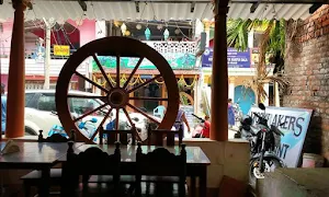 Moon Rakers Restaurant - Logo
