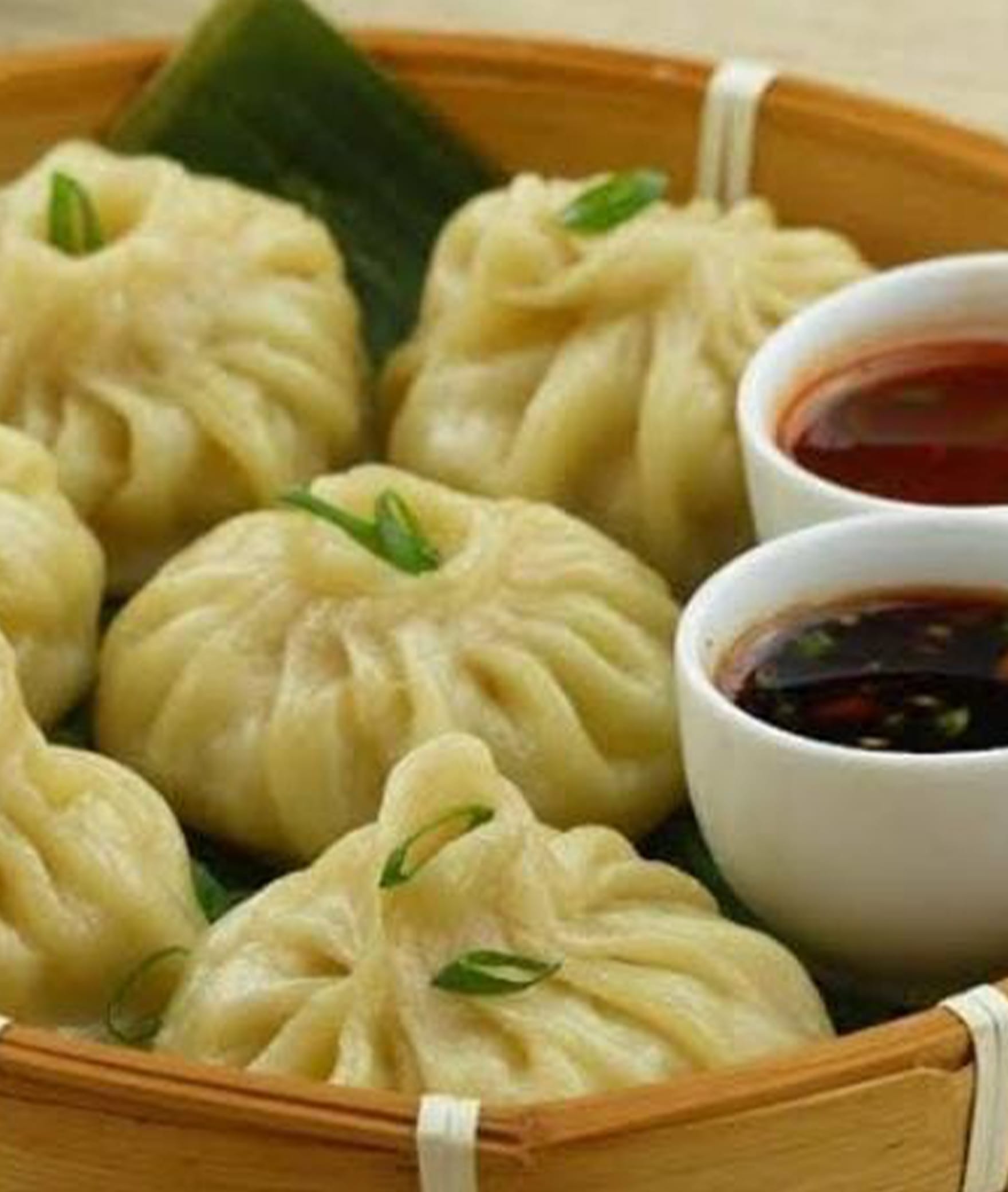 MOSMOS MOMOS - Logo